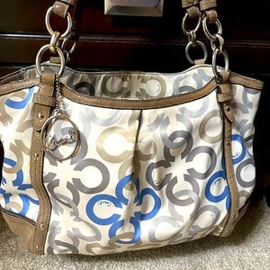 coach bag USED CONDITION.